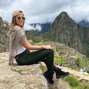 Meet your Posher, Cristina